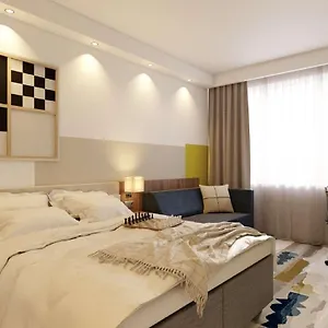 3* מלון Ibis Styles Airport